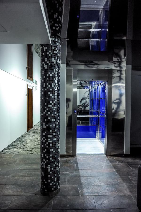 Garni Hotel Hollywoodland Wellness & Aquapark Bělehrad Exteriér fotografie